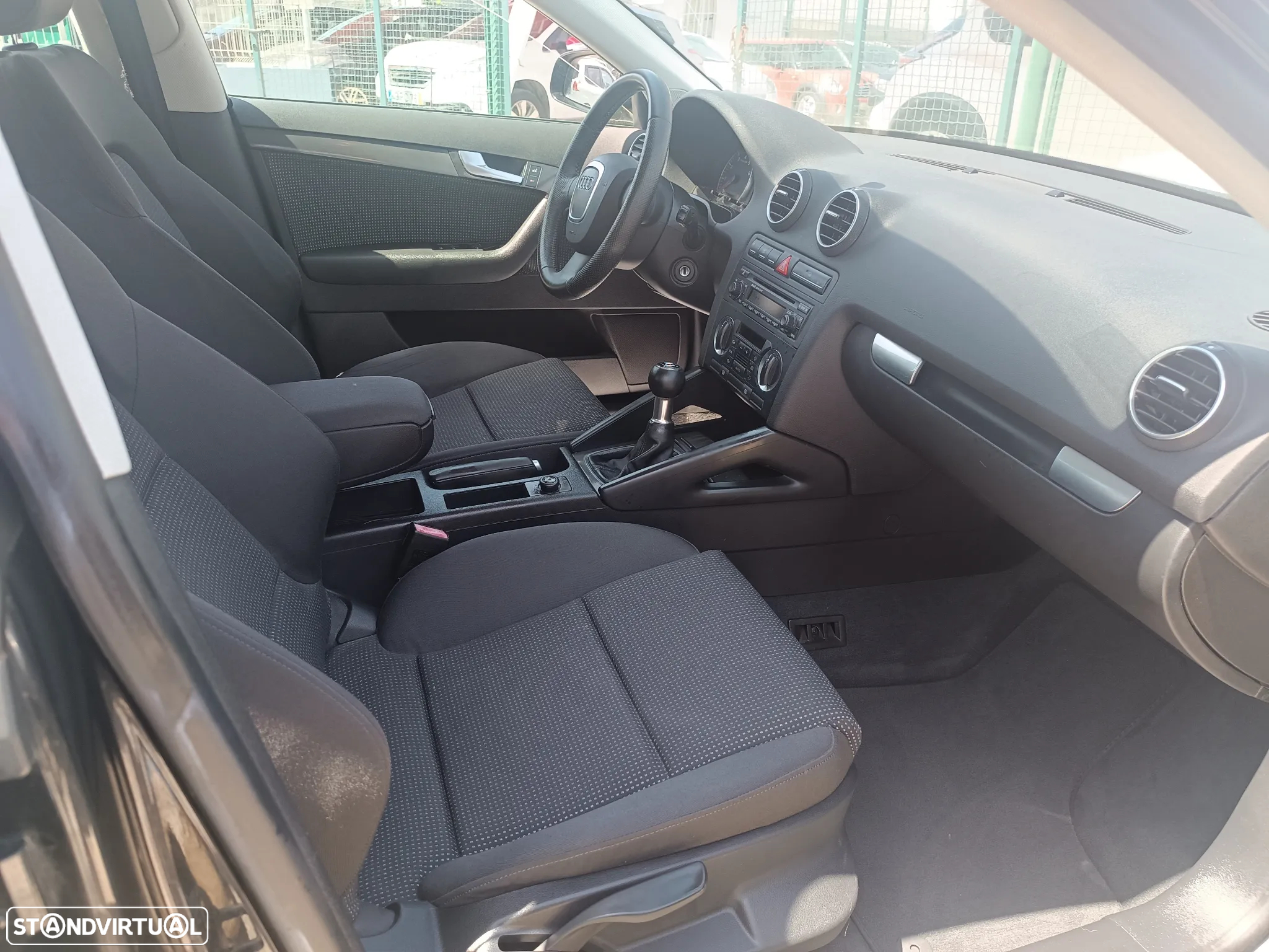 Audi A3 Sportback 1.6 FSi Attraction - 25