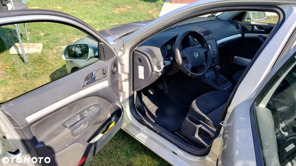 Skoda Octavia 1.6 Ambiente - 7