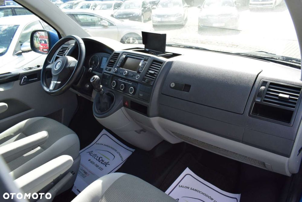 Volkswagen Caravelle - 21