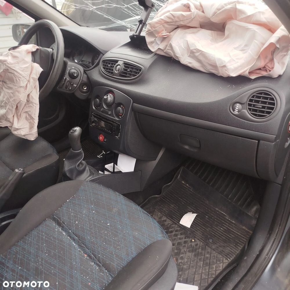 Renault Clio 3  na części . - 6