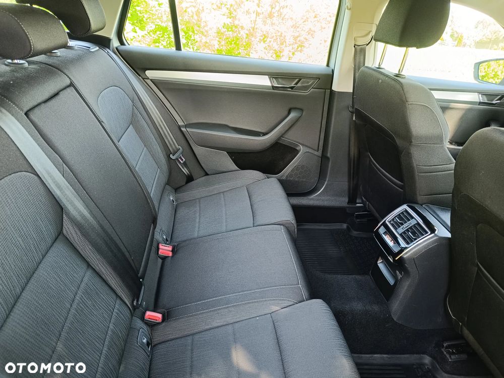 Skoda Superb 2.0 TDI Ambition - 27
