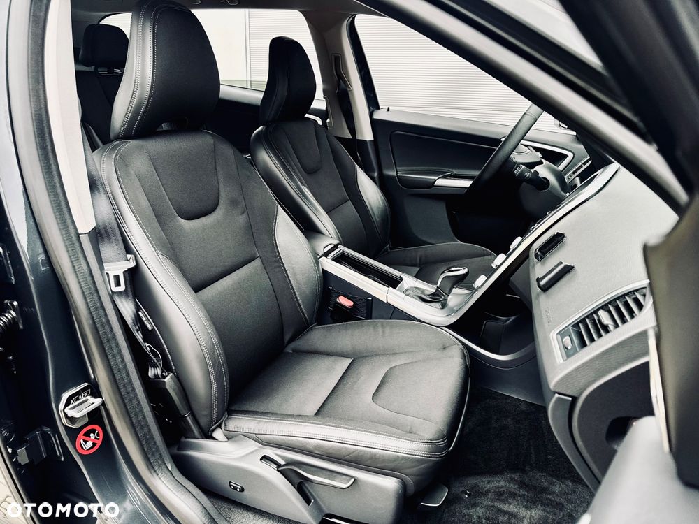 Volvo XC 60 D3 Geartronic Momentum - 30