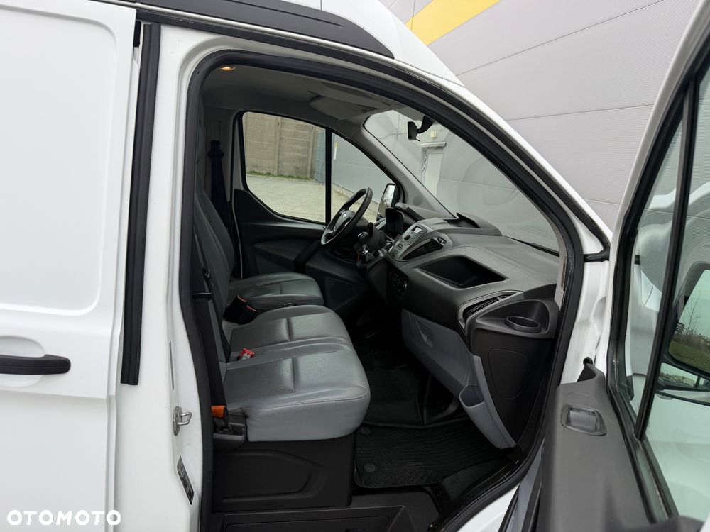 Ford TRANSIT CUSTOM - 21