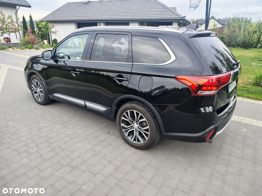 Mitsubishi Outlander 2.0 Intense + 4WD CVT - 28