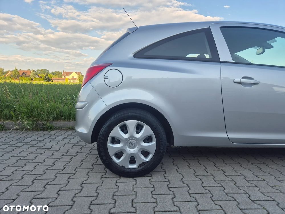 Opel Corsa 1.2 16V Enjoy - 11