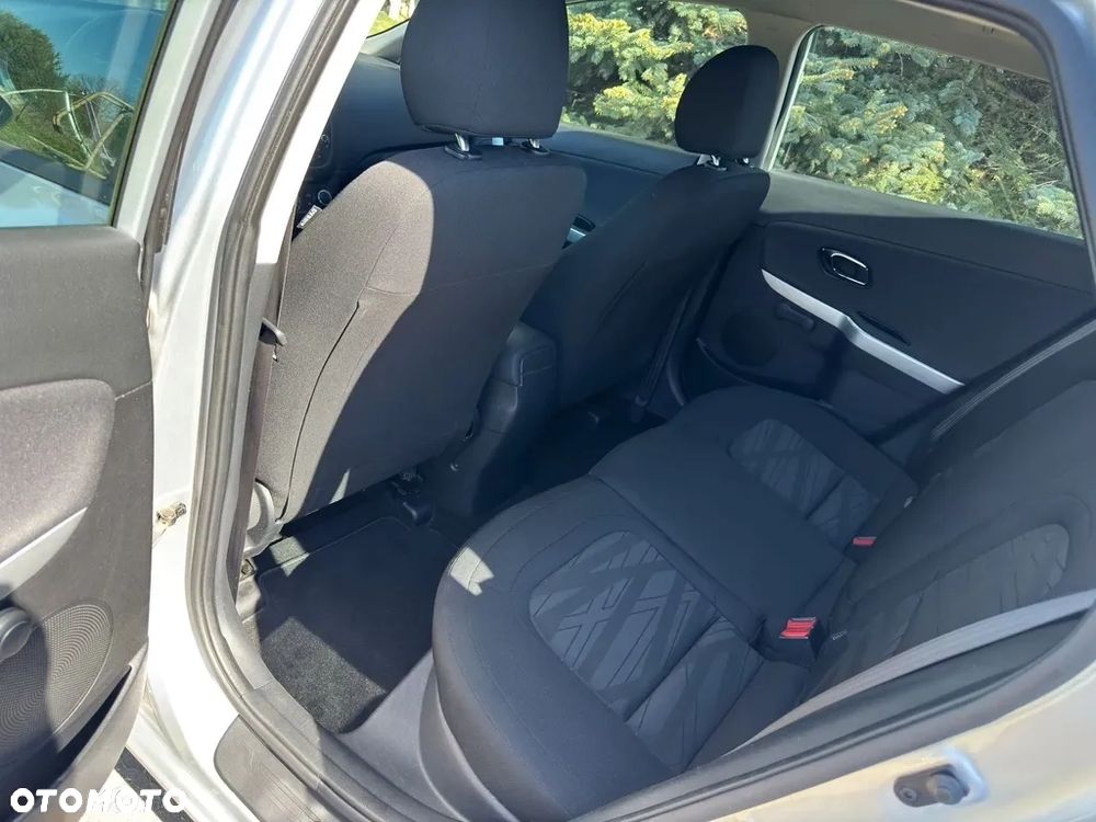 Kia Ceed - 7