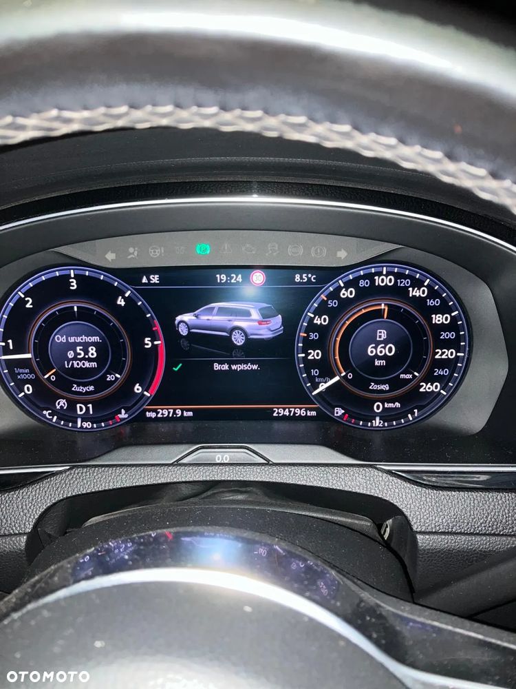 Volkswagen Passat - 13