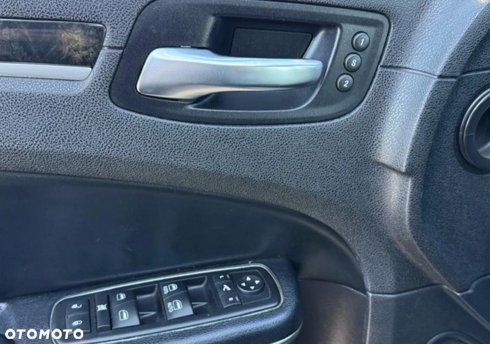 Lancia Thema 3.0CRD Platinum - 6