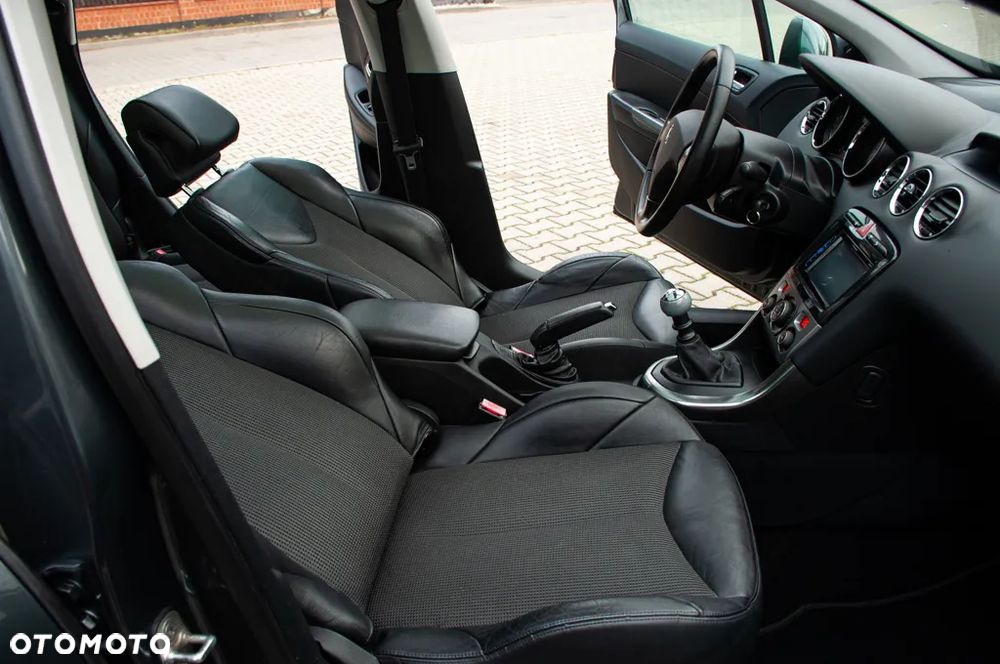 Peugeot 308 1.6 Premium Plus - 26