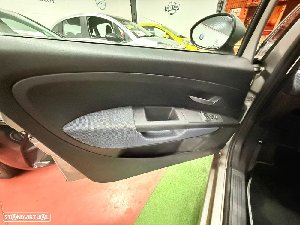 Fiat Punto 1.4 16V Emotion - 12