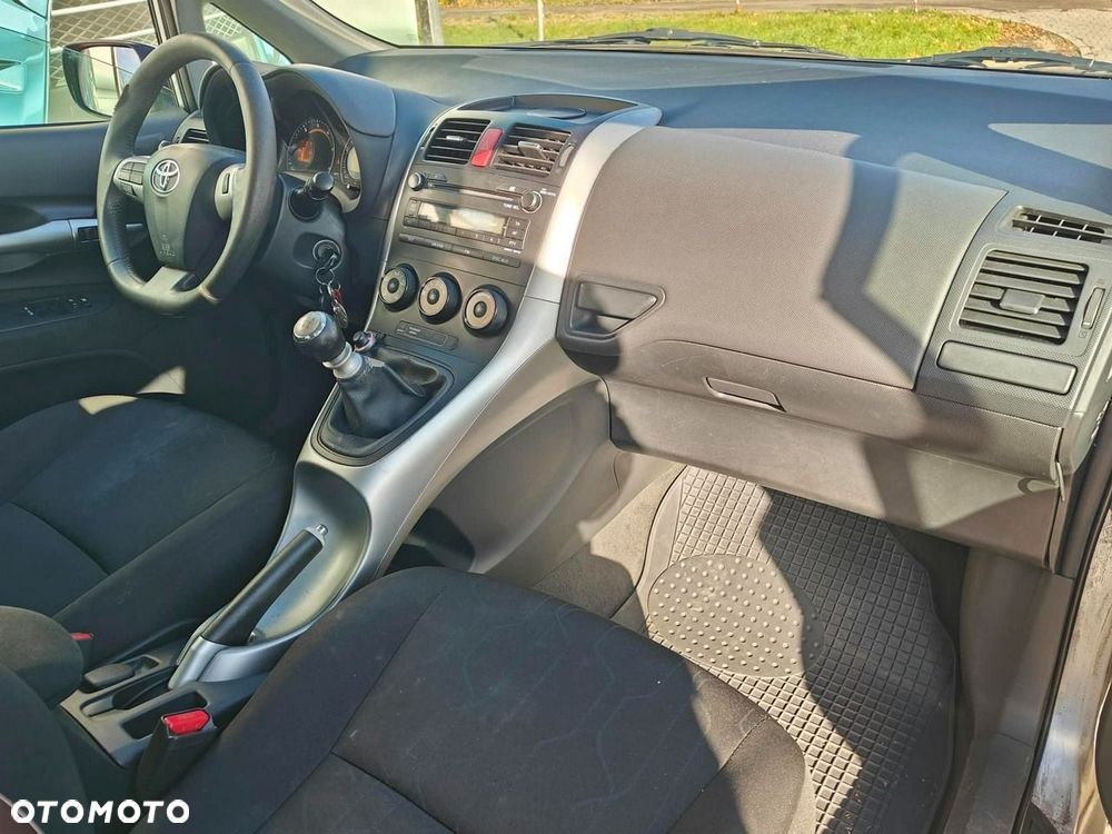 Toyota Auris - 10