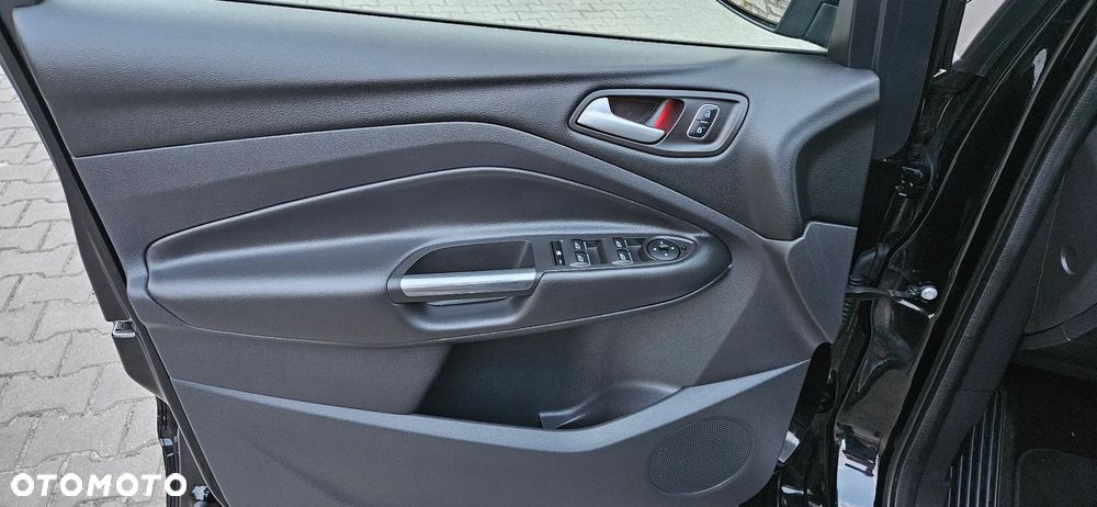 Ford Kuga 2.0 TDCi 4x4 ST-Line - 29