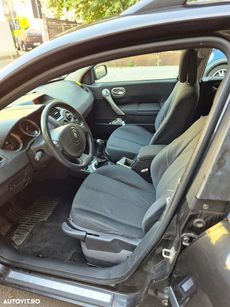 Renault Megane II Sedan 1.6 Influence - 7