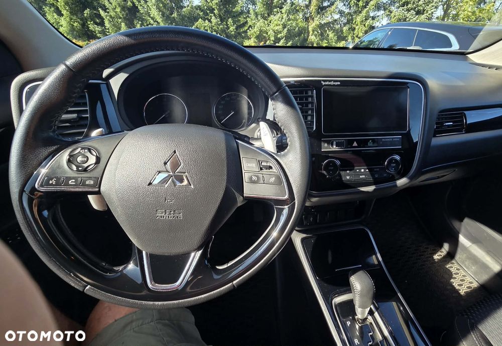 Mitsubishi Outlander 2.0 Instyle SDA 4WD CVT - 18