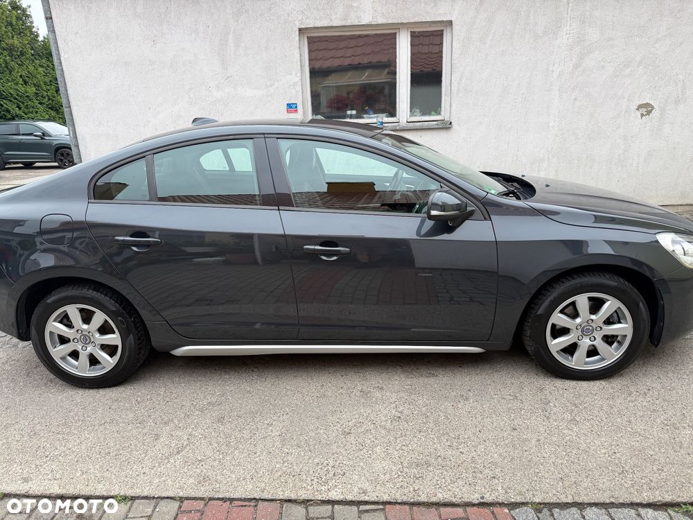 Volvo S60 D3 Geartronic Momentum - 11