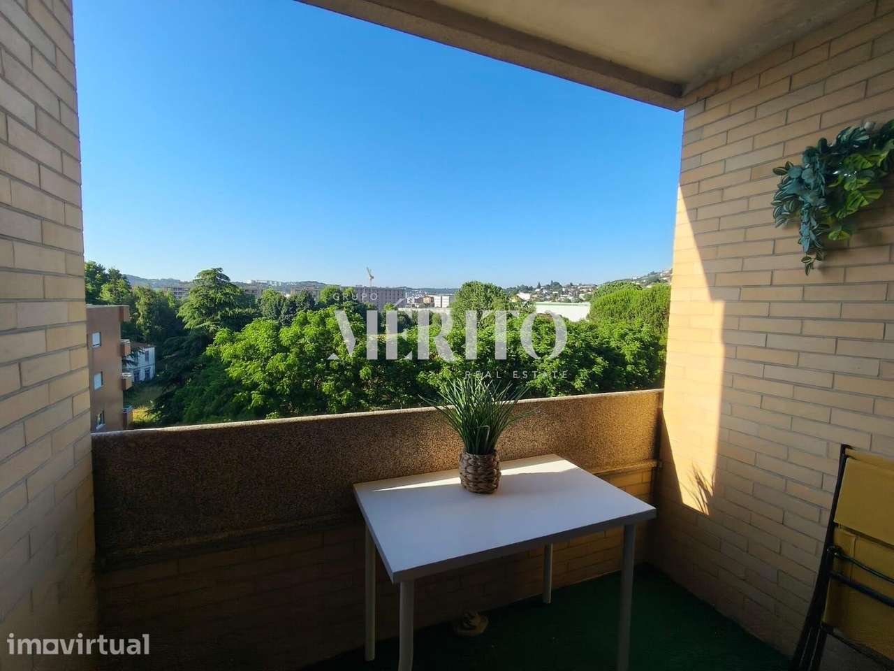 Apartamento T2 com Garagem Fechada em Lamaçães, Braga - Grande imagem: 2/23