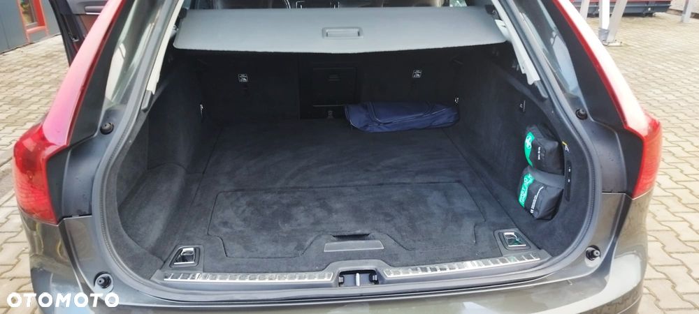 Volvo V90 D5 SCR AWD Inscription - 9