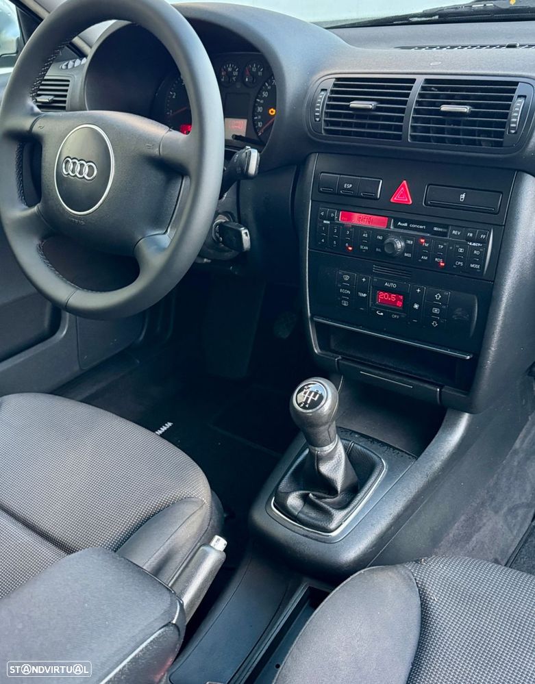 Audi A3 1.6 Attraction - 14