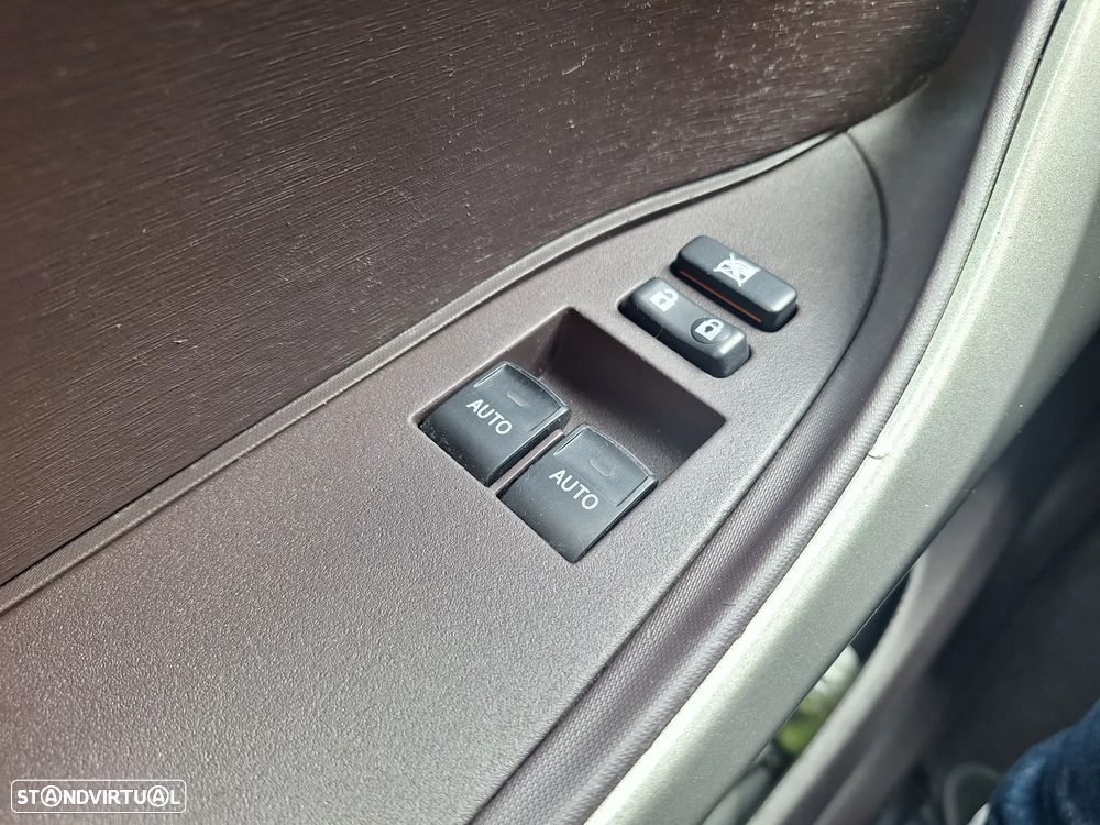 Toyota iQ 1.0 VVT-i 2 - 21