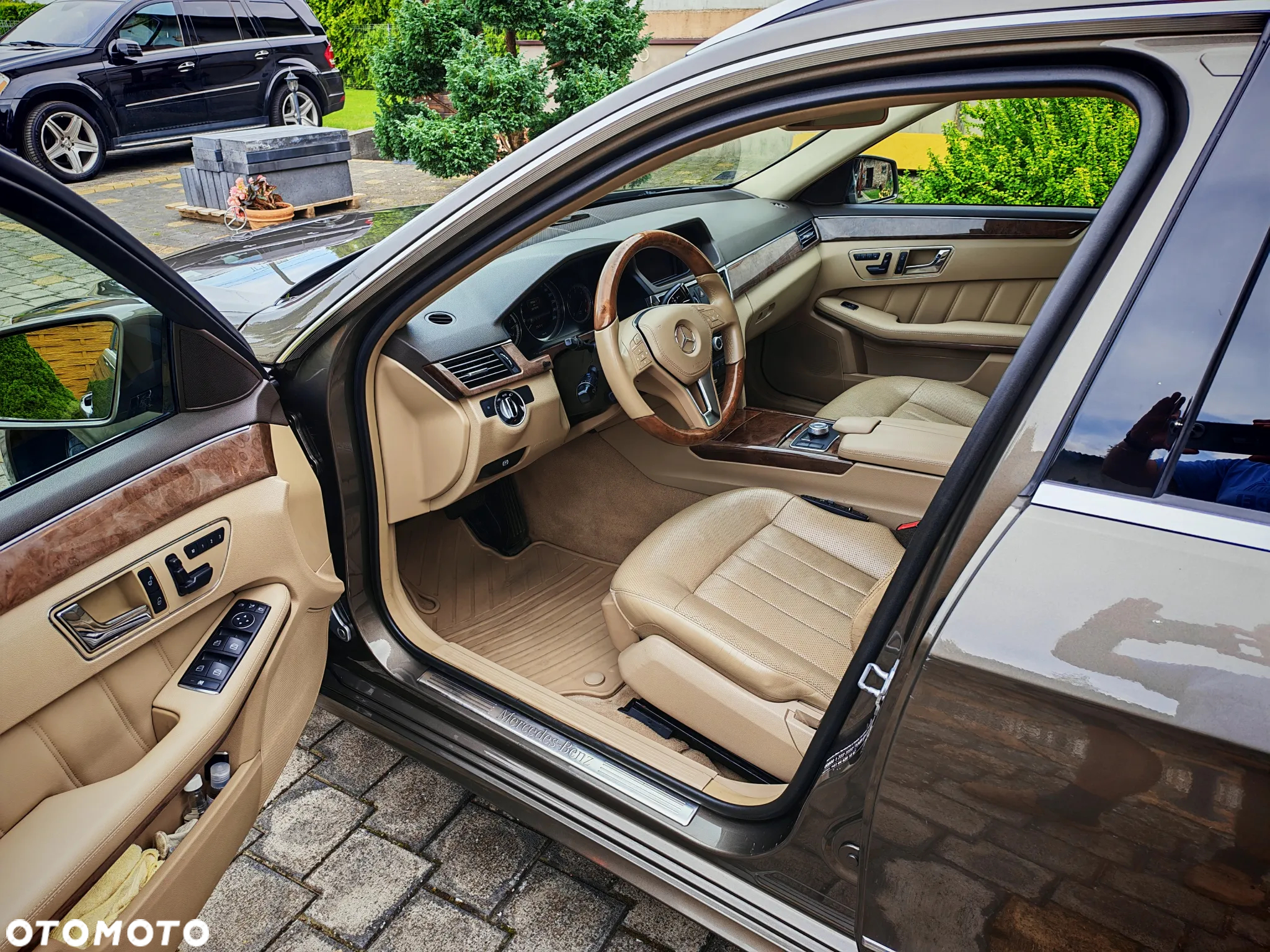 Mercedes-Benz Klasa E 350 T CDI DPF 4Matic BlueEFFICIENCY 7G-TRONIC Elegance - 6