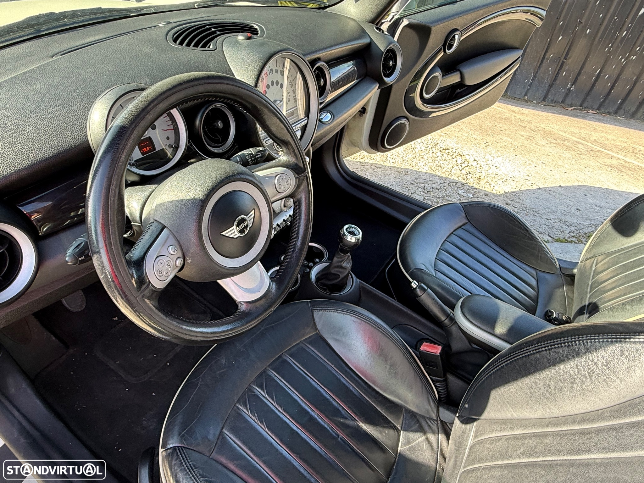 MINI 3 Portas Cooper D - 37