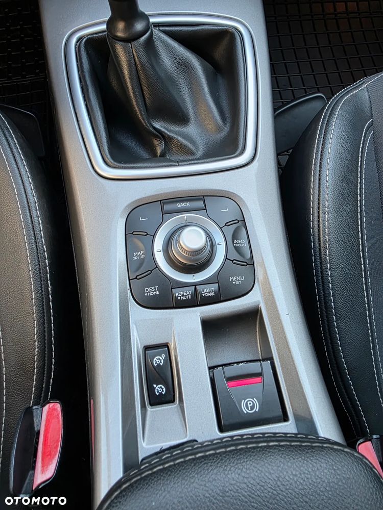 Renault Laguna dCi 150 FAP Bose - 32