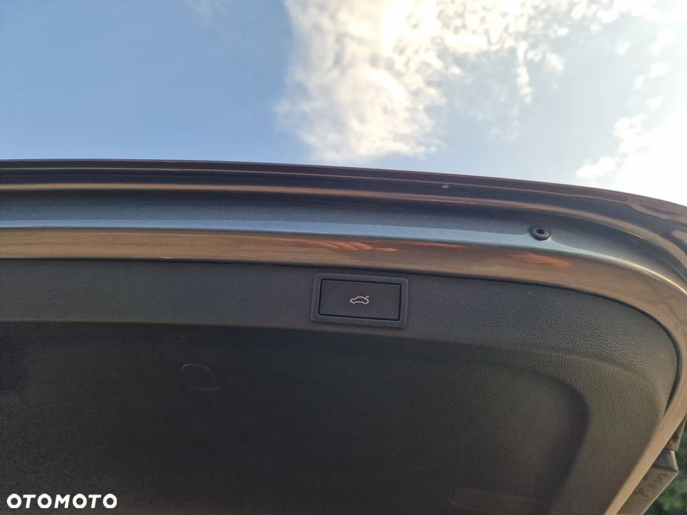 Skoda Octavia Combi 2.0 TDI DSG Sportline - 12