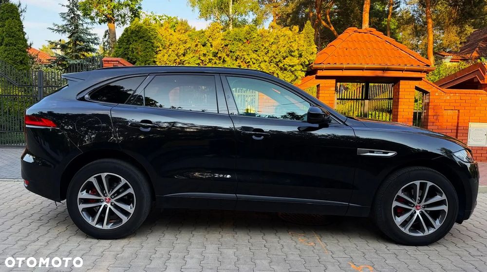 Jaguar F-Pace 2.0 i4P AWD R-Sport - 2
