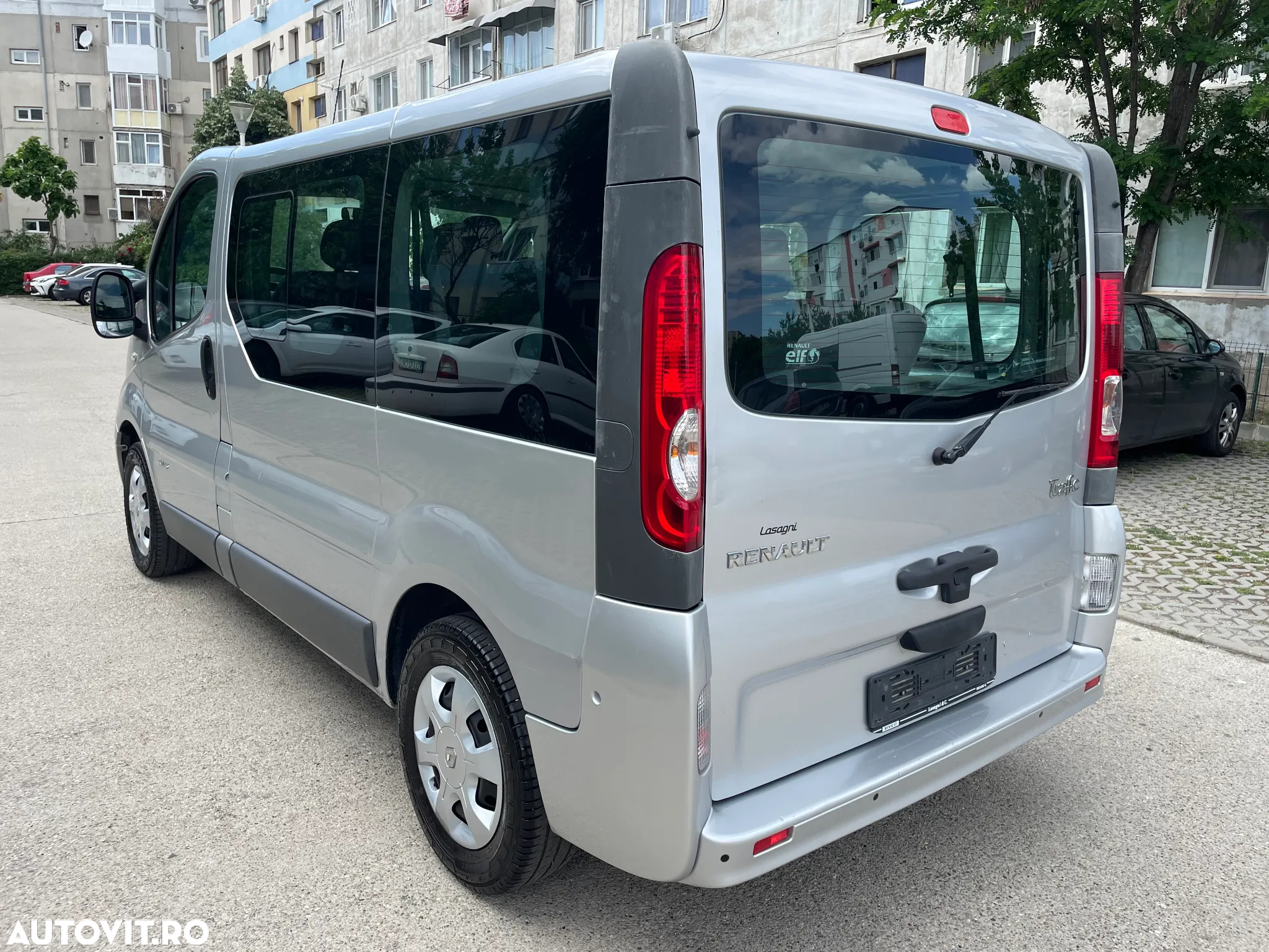 Renault Trafic 2.0 dCi 115 Passenger Expression - 4
