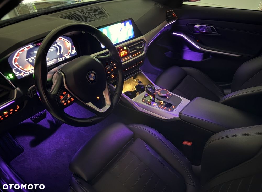 BMW Seria 3 330e M Sport - 39