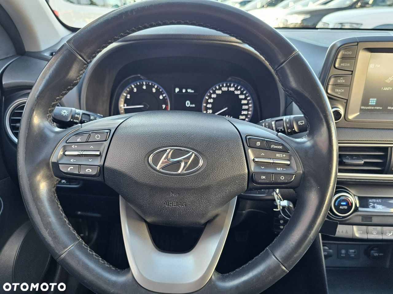 Hyundai Kona - 17