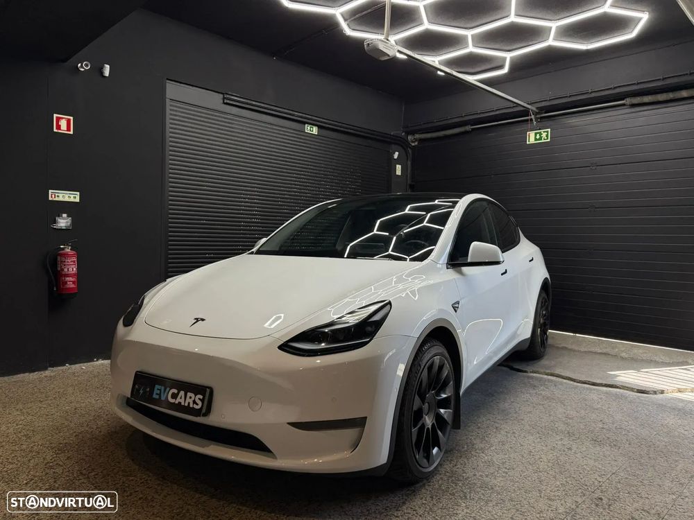 Tesla Model Y Long Range Dual Motor AWD - 2