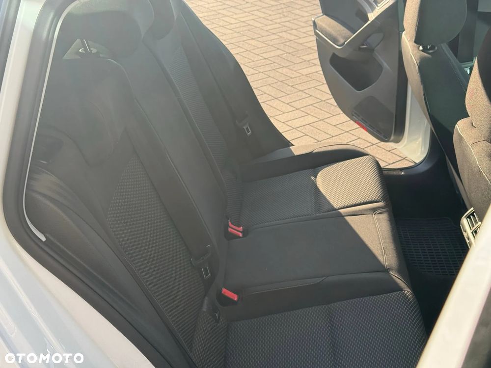 Volkswagen Golf 1.6 TDI (BlueMotion Technology) Comfortline - 19