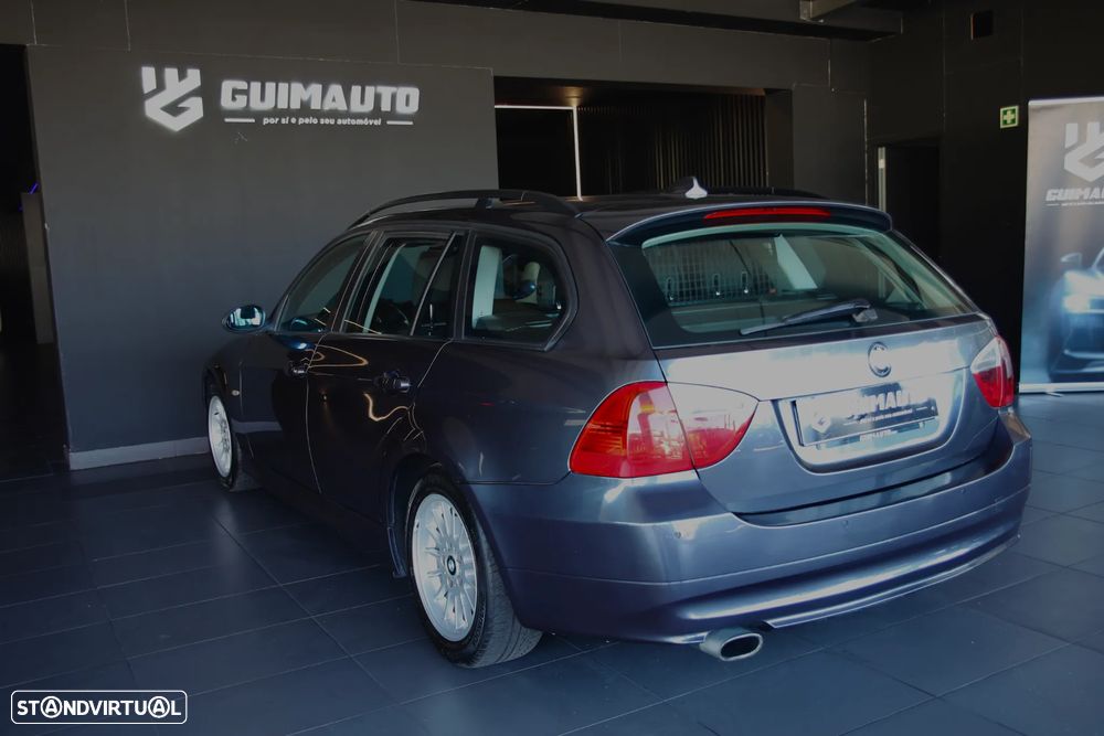 BMW 320 d Touring Dynamic - 12