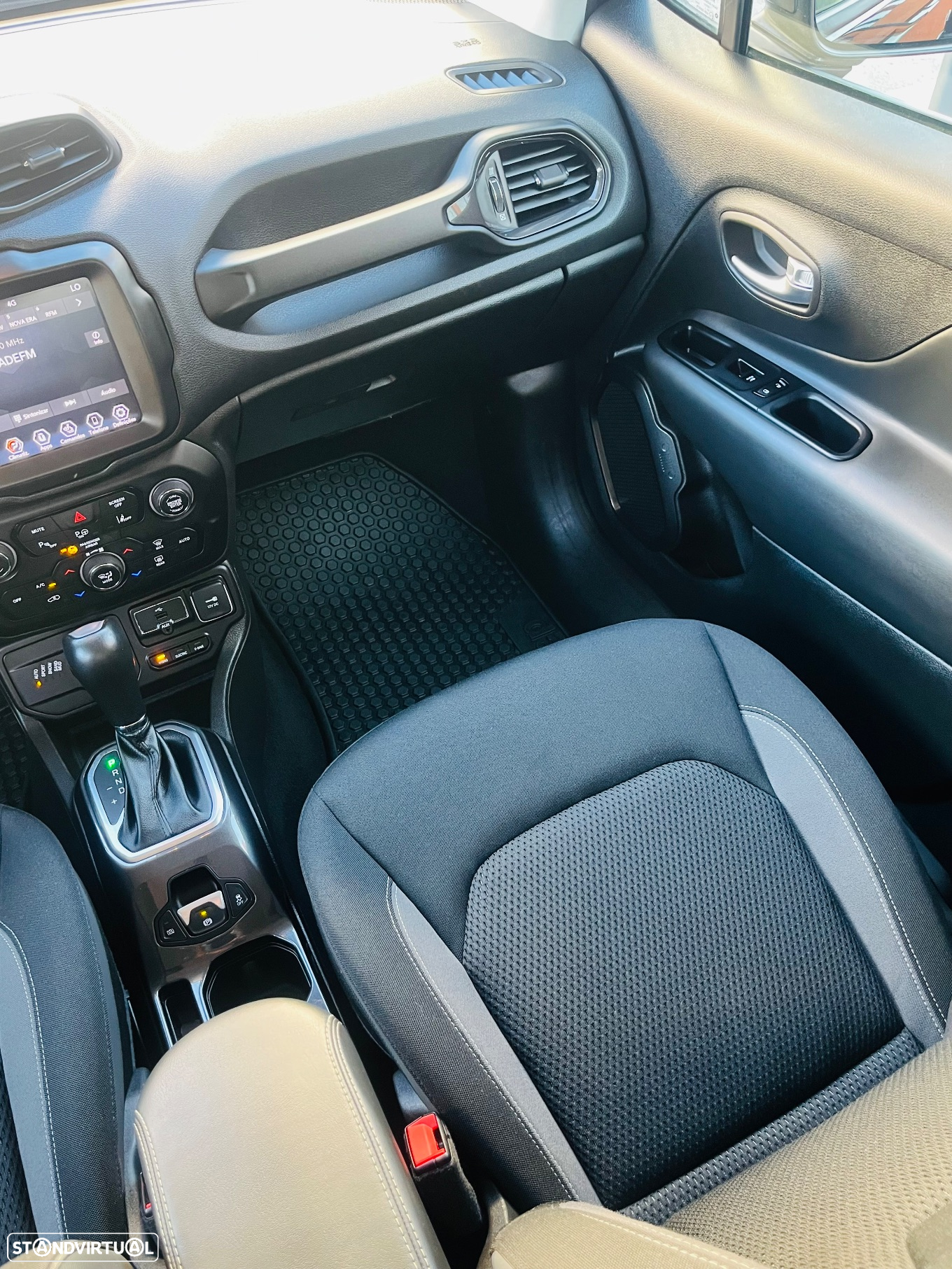 Jeep Renegade 1.3 TG 4Xe Limited - 32