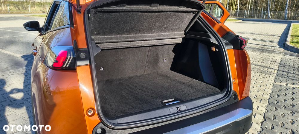 Peugeot 2008 1.2 Pure Tech GPF Allure S&S EAT6 - 17