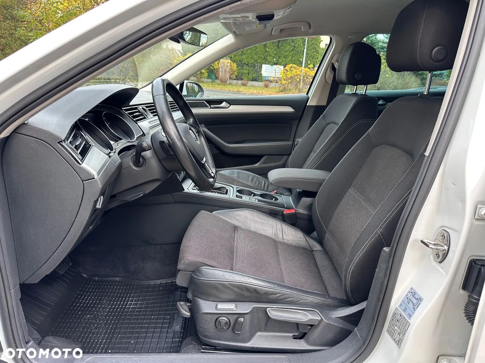 Volkswagen Passat Variant 2.0 TDI SCR DSG (BlueM Tech) Comfortline - 15