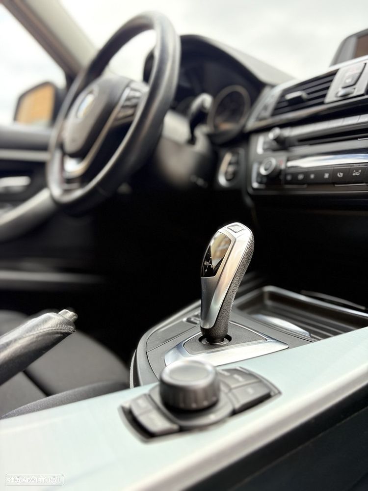 BMW 318 d Auto Line Sport - 22