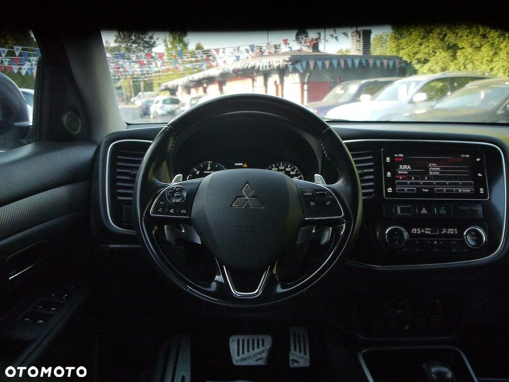 Mitsubishi Outlander 2.2 DI-D 4WD Automatik Diamant Edition+ - 18