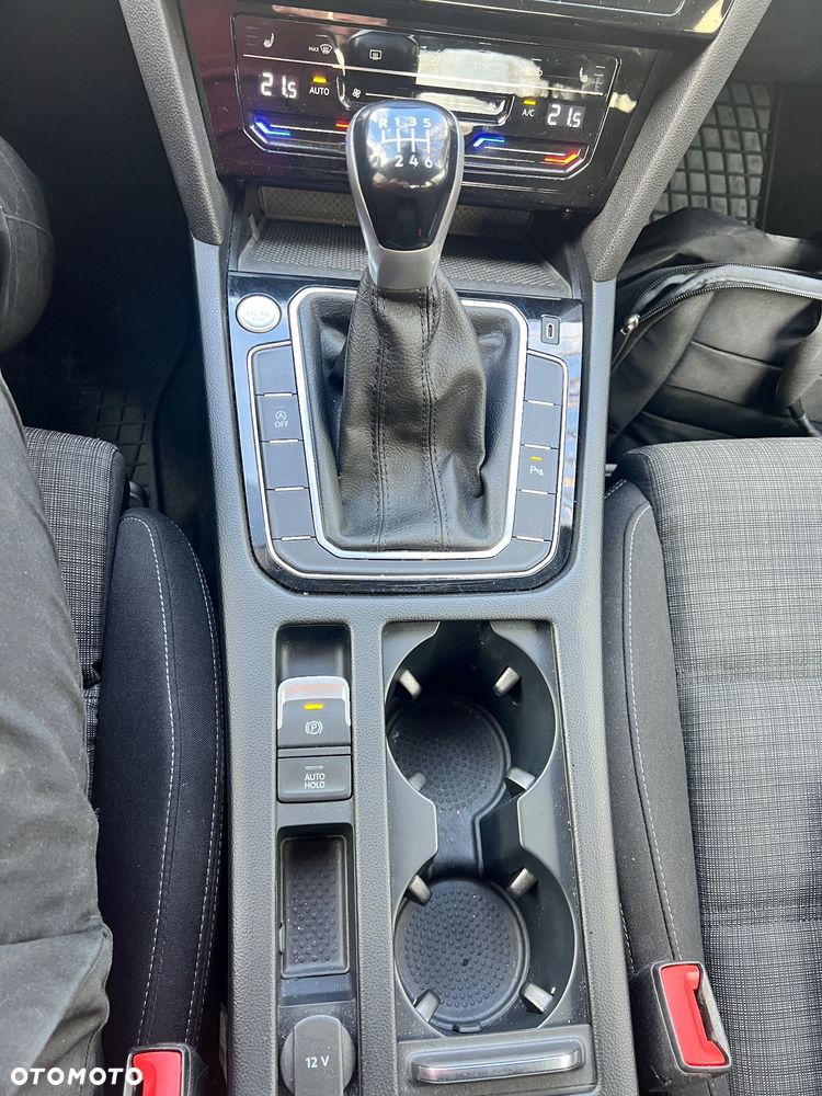 Volkswagen Passat 1.5 TSI EVO Business - 8