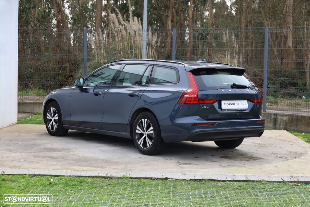 Volvo V60 2.0 D3 Momentum Core Geartronic - 4
