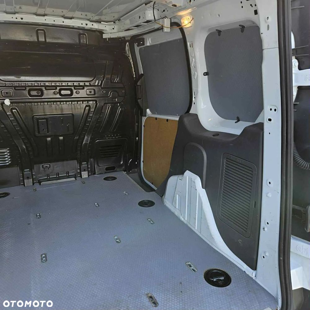 Ford Transit Connect - 18