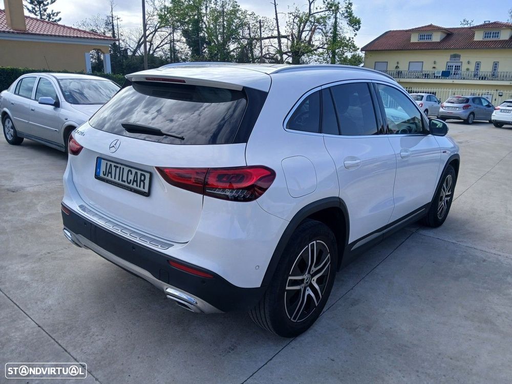 Mercedes-Benz GLA 250 e 8G-DCT - 15