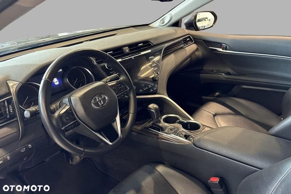 Toyota Camry 2.5 Hybrid Executive CVT - 10