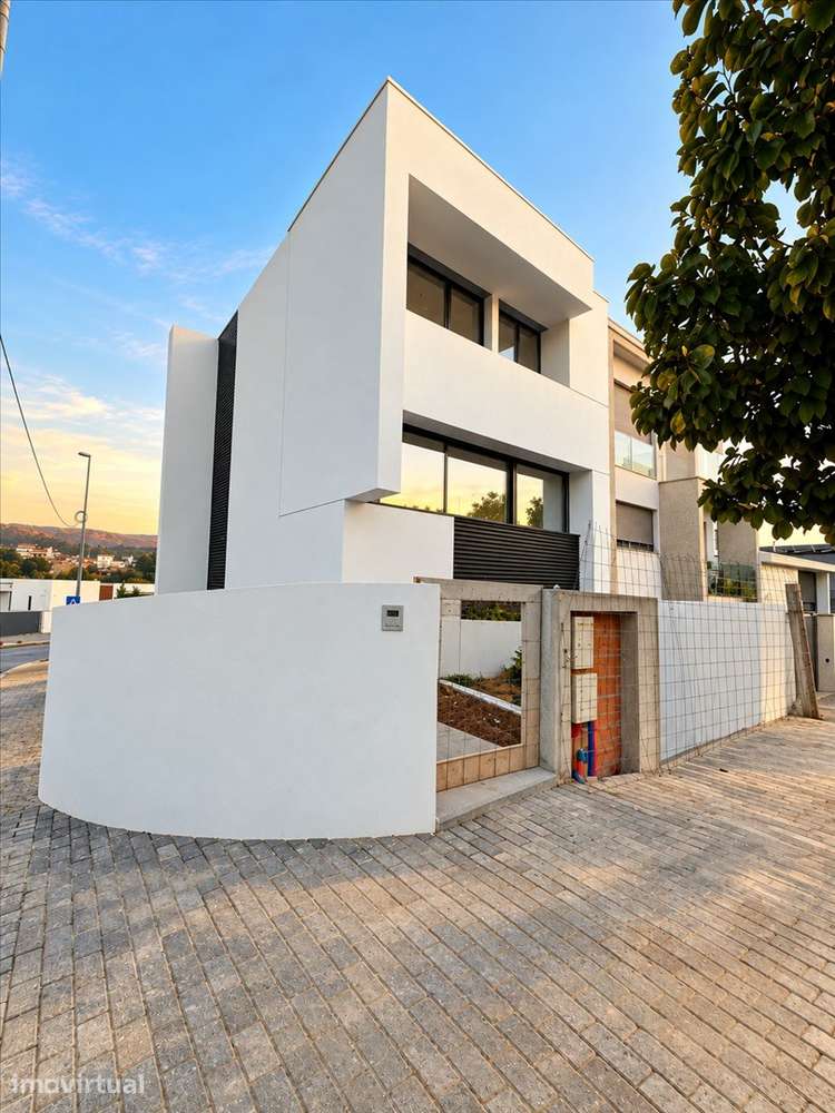 Moradia Geminada T3 em São Pedro Cova, Gondomar - Grande imagem: 5/9