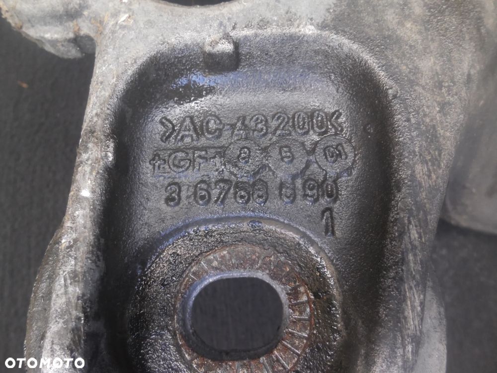 AUDI A4 B6 PODPORA SKRZYNI BIEGÓW 8E0399263R - 2
