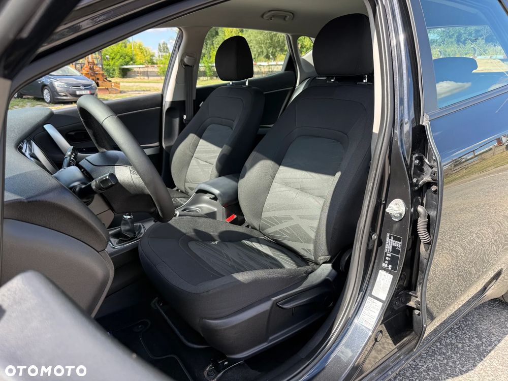 Kia Ceed 1.4 CVVT Dream Team Edition - 4