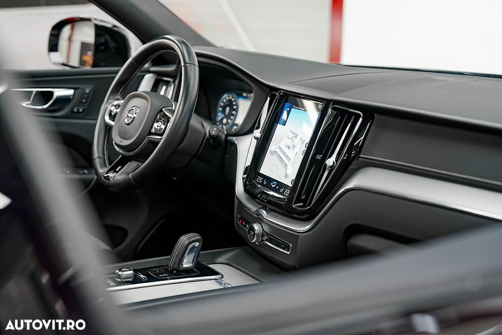 Volvo XC 60 ver-t8-twin-engine-awd-r--design - 18