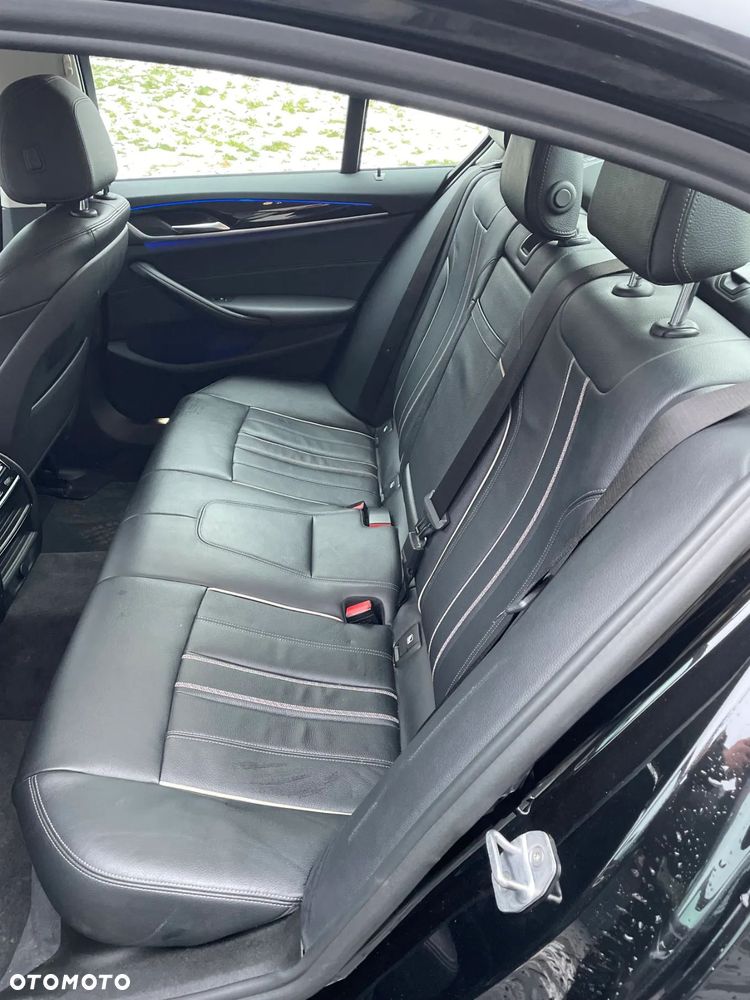 BMW Seria 5 525d Sport Line - 11