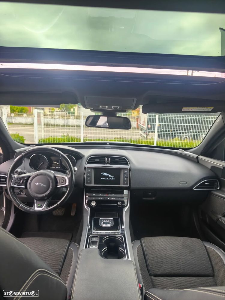 Jaguar XE 2.0 D R-Sport Aut. - 9